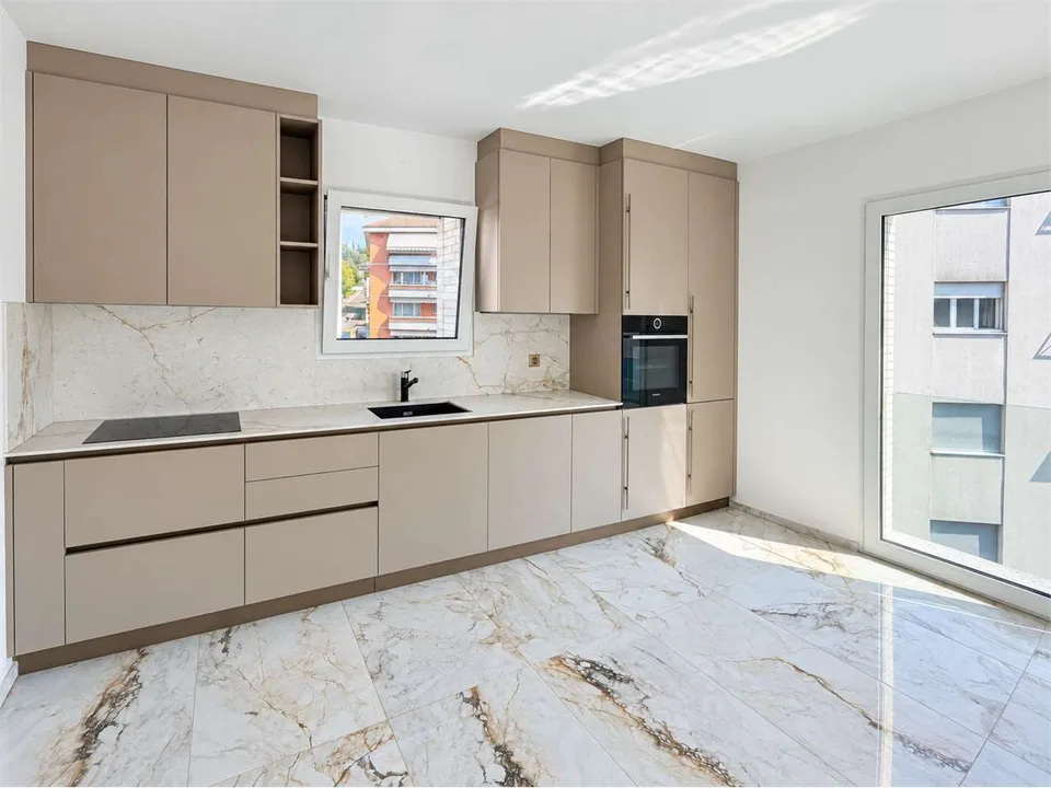 Moderne 3.5-Zimmer-Wohnung in Wohngegend zu vermieten – Foto 2 von 8