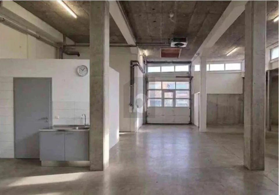 SEHR SCHÖNES INDUSTRIELLES LOKAL FÜR HANDWERK – Foto 3 von 6
