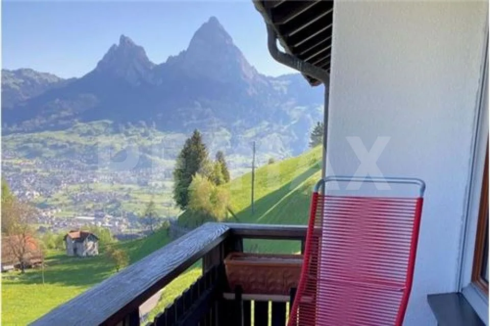 Traumhafte 3.5-Zi.-Miet-Wohnung mit Weitsicht und heimeligem Kachelofen – Foto 10 von 13