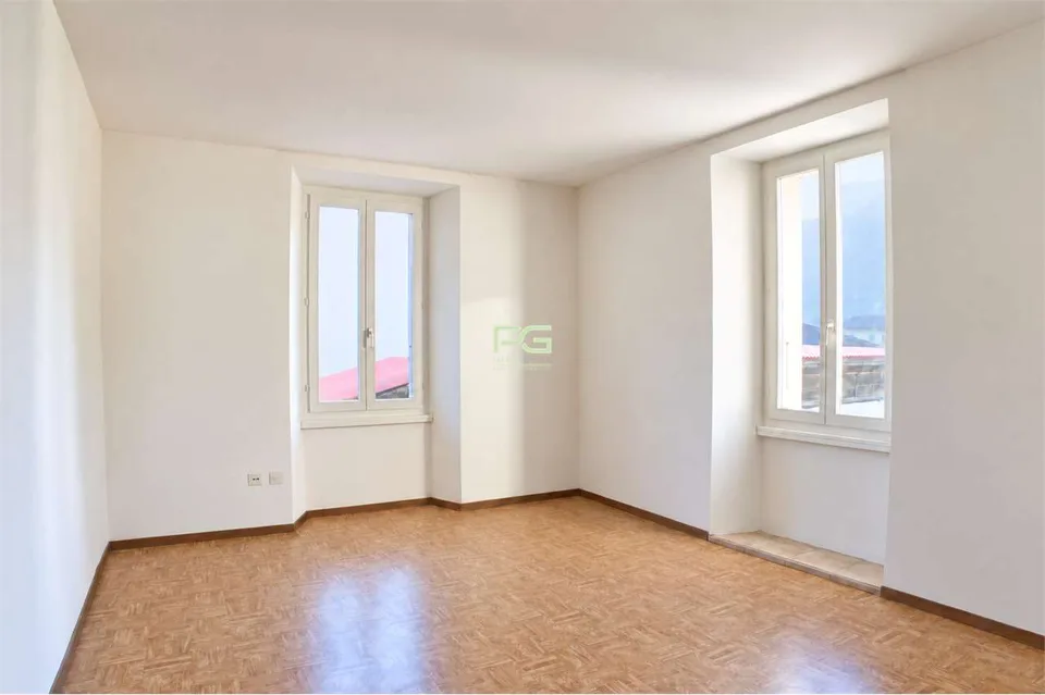 Zweifamilienhaus mit Garten in optimaler Lage – Foto 4 von 13