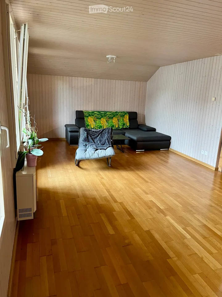 zu vermieten ab 01.02.2027 im Schwäbis, 2.5ZiWg mit Balkon – Foto 3 von 5
