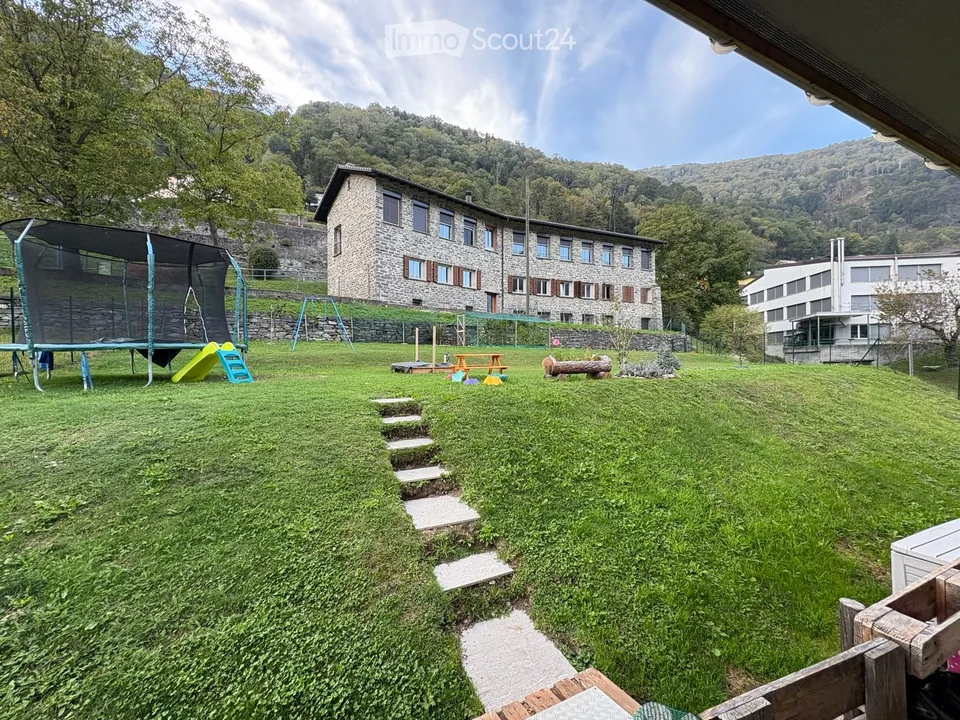 Haus mit 5,5 Zimmern und großem privatem Garten – Foto 2 von 4