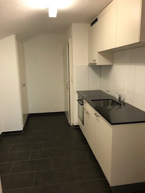 Appartement mansardé abordable et confortable avec vue sur le lac! – photo 3 sur 5