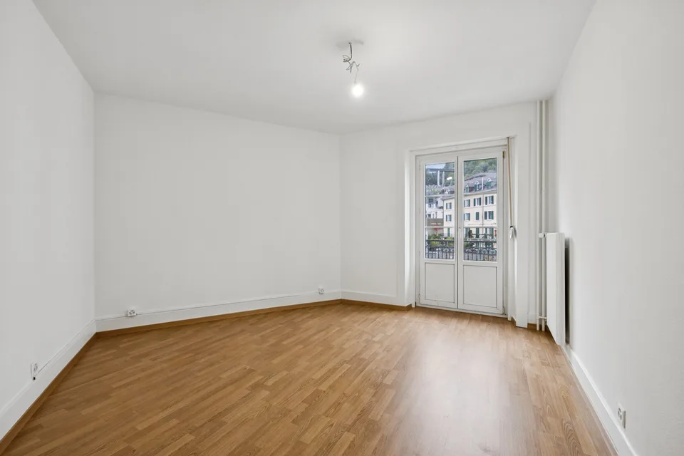 Magnificent 5-room apartment renovated in the heart of Montreux – photo 5 of 10