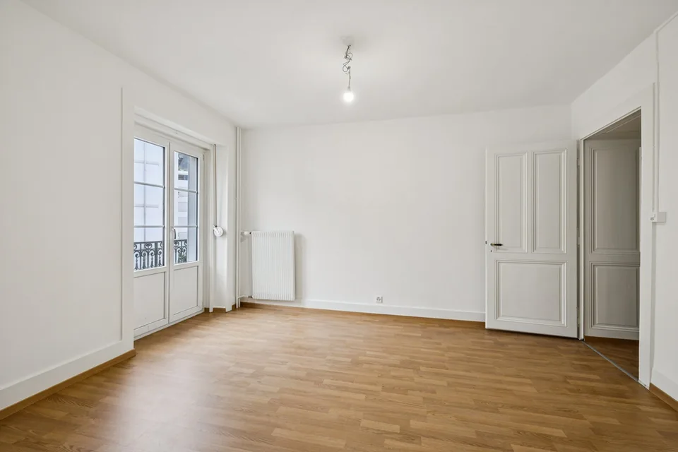 Magnificent 5-room apartment renovated in the heart of Montreux – photo 6 of 10