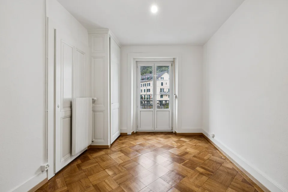 Magnificent 5-room apartment renovated in the heart of Montreux – photo 4 of 10