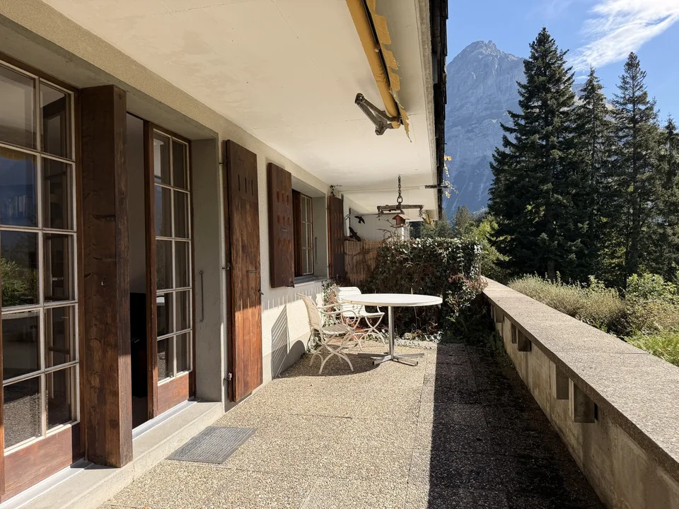 Heimelige 2½-Zimmer-Wohnung mit herrlicher Bergsicht in Grindelwald – Foto 10 von 13