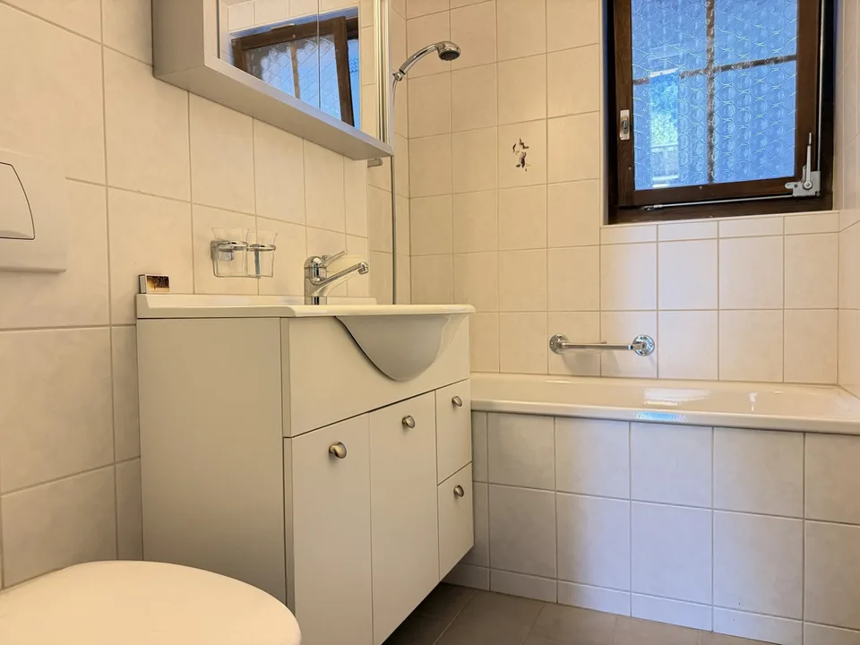 Heimelige 2½-Zimmer-Wohnung mit herrlicher Bergsicht in Grindelwald – Foto 5 von 13