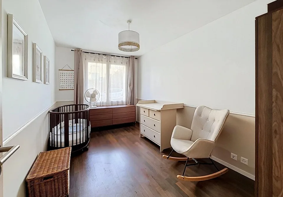 Sehr schönes modernes Apartment mit Terrasse – Foto 7 von 8