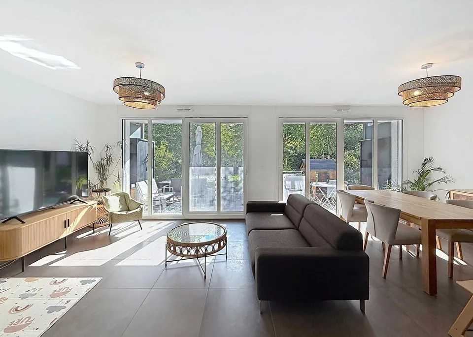 Sehr schönes modernes Apartment mit Terrasse – Foto 4 von 8