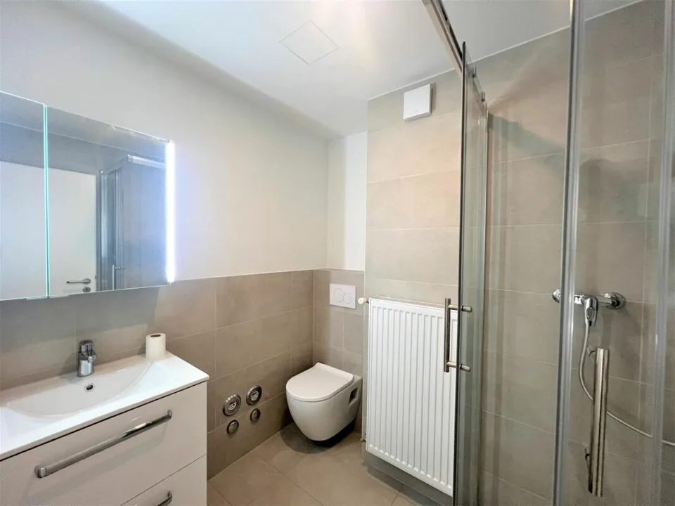 Rückseite 55 Groß 2,5 Zimmer im 2. Stock Osten – Foto 4 von 4