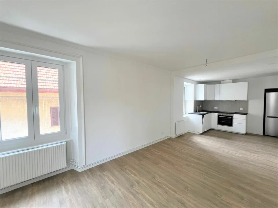 Rückseite 55 Groß 2,5 Zimmer im 2. Stock Osten – Foto 3 von 4
