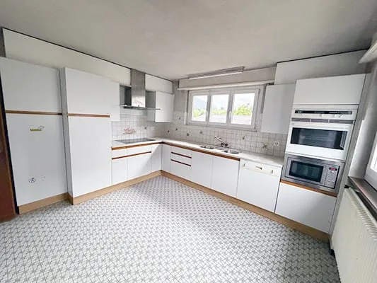 Charming 6.5-room villa in a good location – photo 9 of 23
