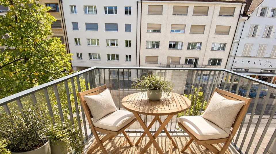 Appartamento moderno in stile cemento a vista vicino a Spalentor – foto 7 di 9
