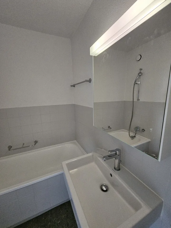 Single Wohnung mit Balkon – Foto 4 von 6