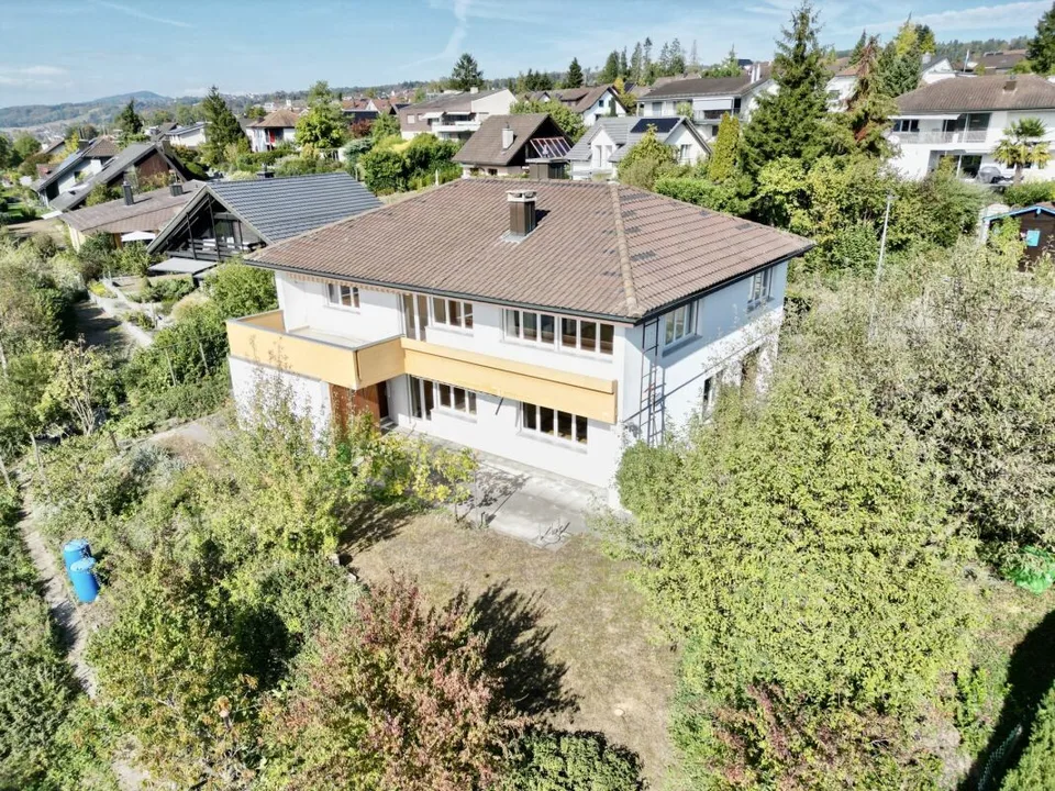 Maison unifamiliale spacieuse avec appartement séparé et vue panoramique – photo 2 sur 30