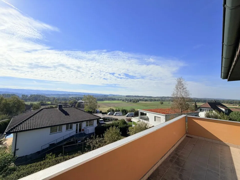 Maison unifamiliale spacieuse avec appartement séparé et vue panoramique – photo 13 sur 30