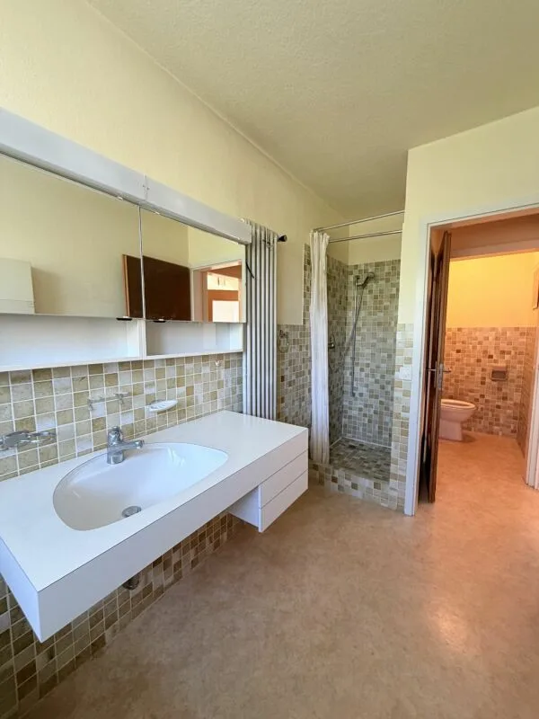 Maison unifamiliale spacieuse avec appartement séparé et vue panoramique – photo 14 sur 30