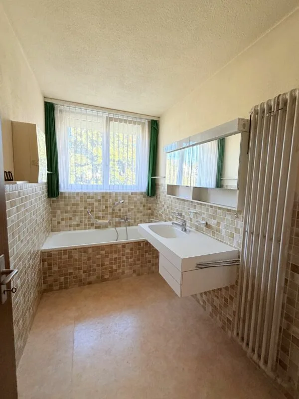 Maison unifamiliale spacieuse avec appartement séparé et vue panoramique – photo 10 sur 30