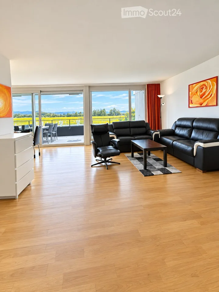 Lichtdurchflutete 3.5-Zimmer-Eigentumswohnung mit überdachtem Balkon – Foto 6 von 10