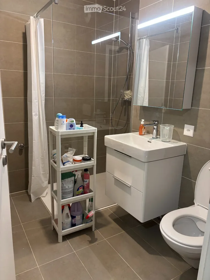 Dringend großes Studio von 38 m² in Chavannes-près-Renens – Foto 2 von 5