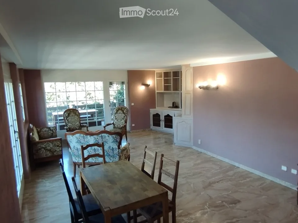 ideales Wohnung für Wohngemeinschaft, 4-Zimmer-Wohnung mit Bad – Foto 2 von 5