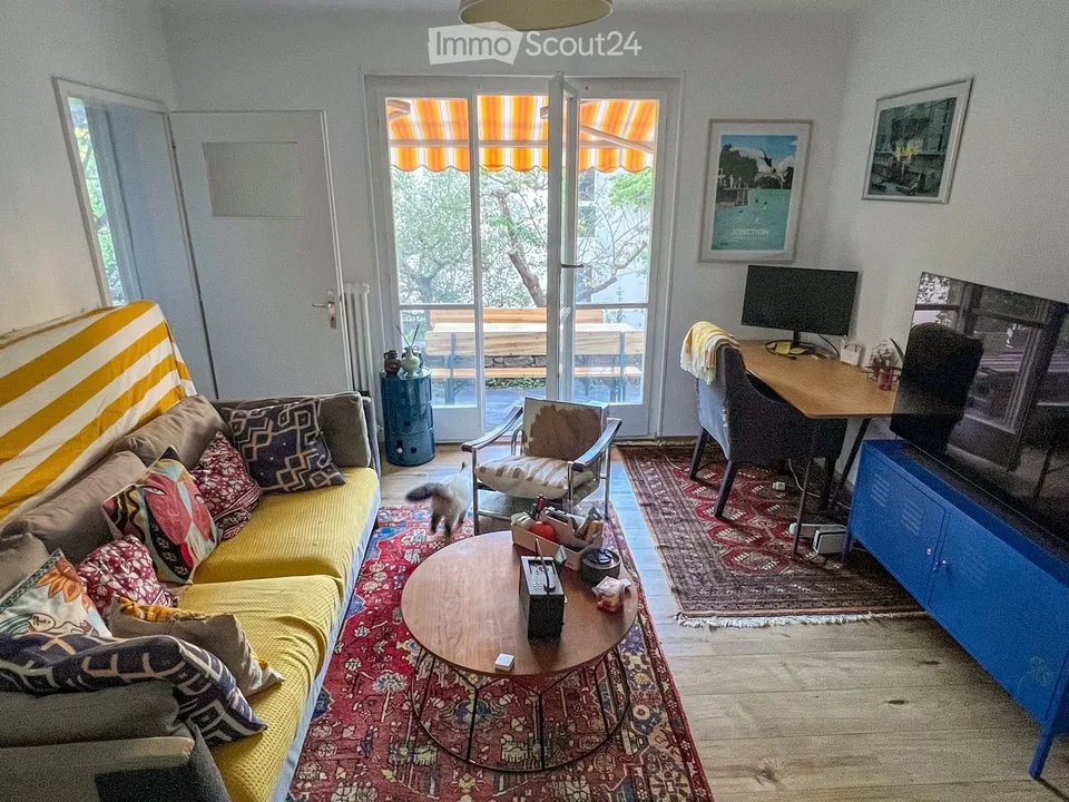 Schlafzimmer in einer schönen WG in Chailly – Foto 3 von 5