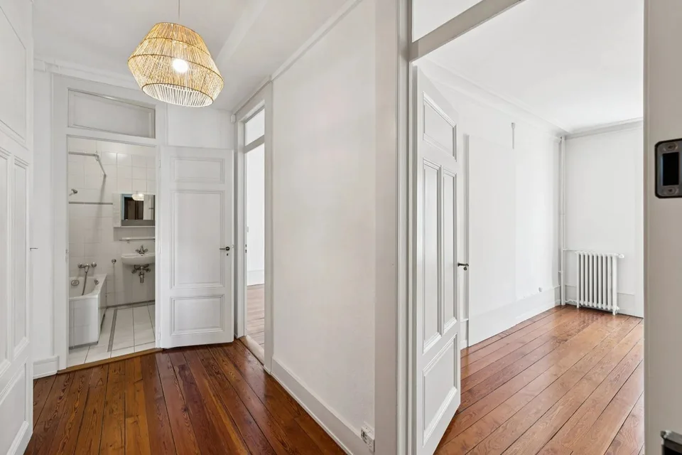 Seltenes 4-Zimmer-Apartment im Herzen von Eaux-Vives, nur zwei Schritte vom See entfernt – Foto 7 von 13