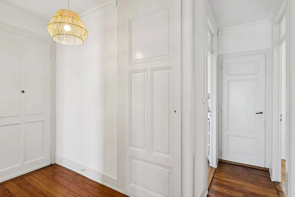 Seltenes 4-Zimmer-Apartment im Herzen von Eaux-Vives, nur zwei Schritte vom See entfernt – Foto 11 von 13