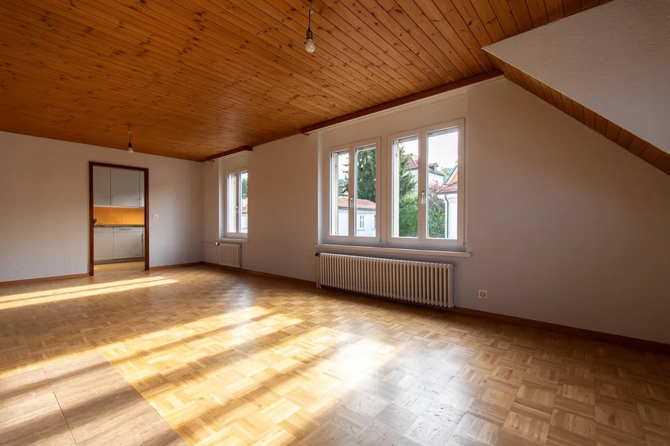 Charmante 4.5-Zimmer-Wohnung an ruhiger, zentraler Lage, Nähe Kantonspital – Foto 4 von 13
