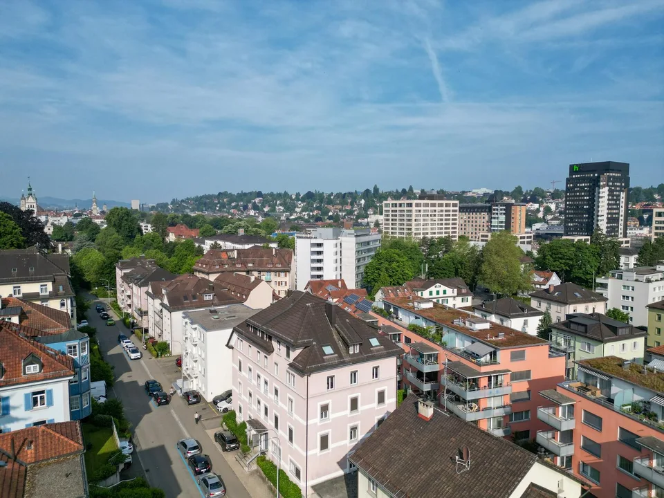 Charmante 4.5-Zimmer-Wohnung an ruhiger, zentraler Lage, Nähe Kantonspital – Foto 10 von 13