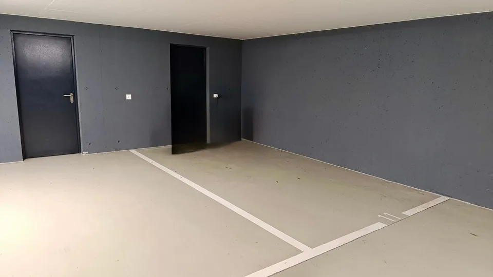 For income or private use, very new, elegant 2.5-room apartment with private garden – photo 7 of 7