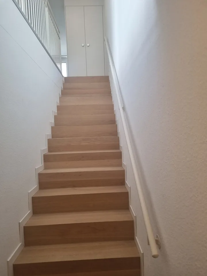 Maisonette arredata di 2.5 locali a Cham. termine fisso a settembre 2027 – foto 2 di 6