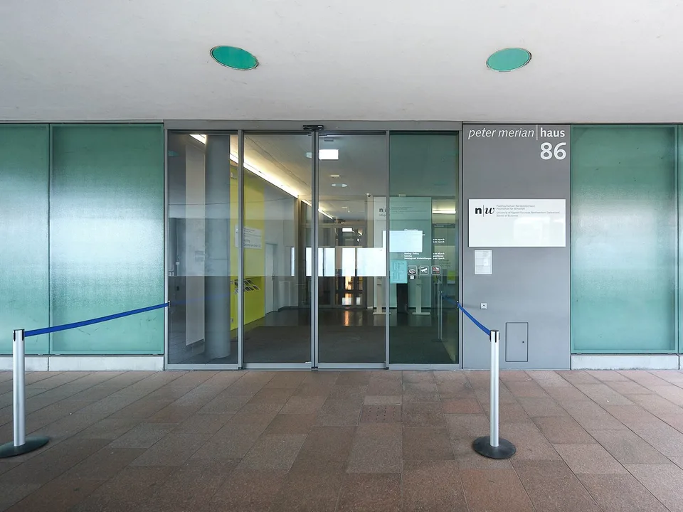 Renovated office and educational spaces at SBB train station – photo 2 of 9