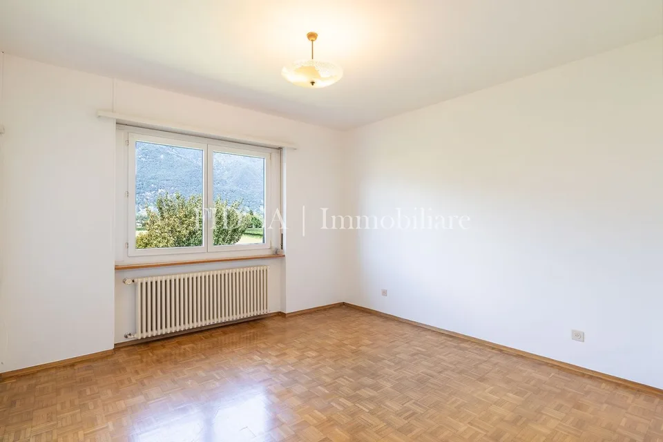 CONTONE - Einfamilienhaus inmitten von viel Grün mit grossem Grundstück – Foto 8 von 11