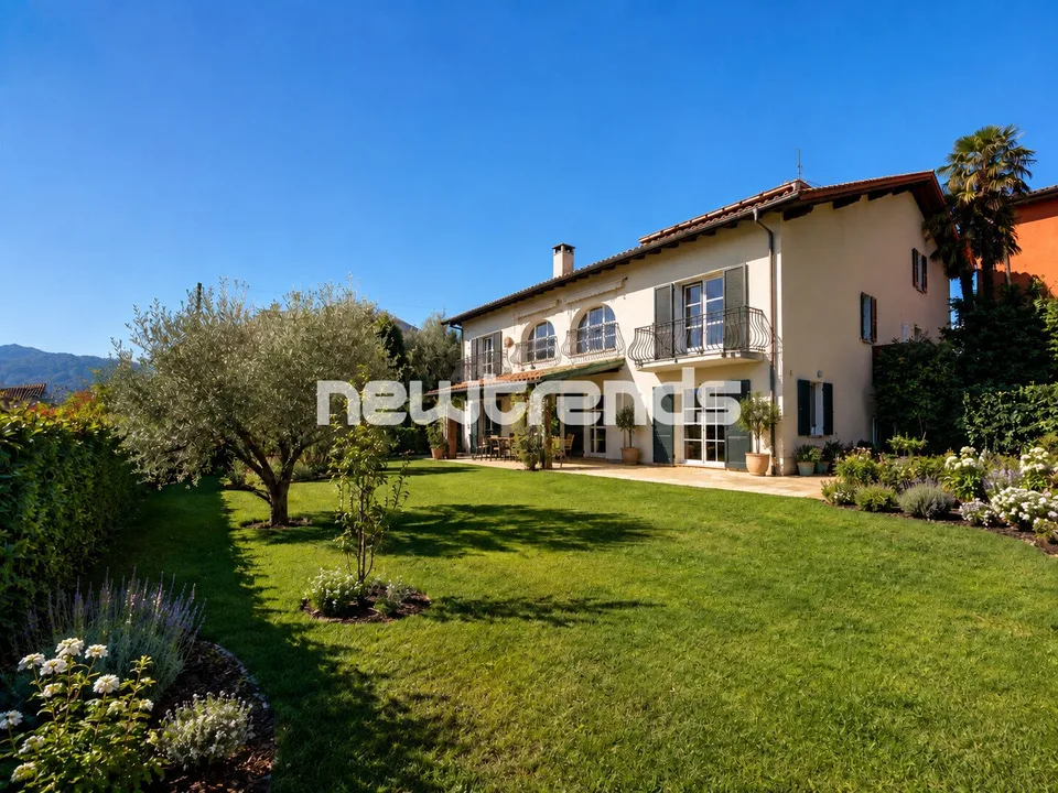 Vente d'une grande maison bifamiliale avec jardin privé – photo 2 sur 11