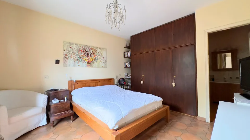 Vendesi ampia casa bifamiliare con giardino privato – foto 11 di 13