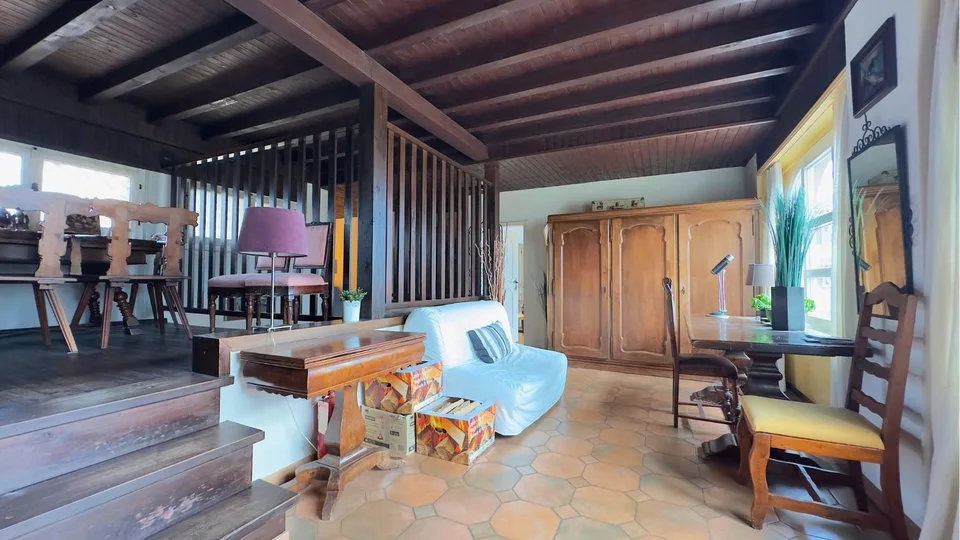 Vendesi ampia casa bifamiliare con giardino privato – foto 13 di 13