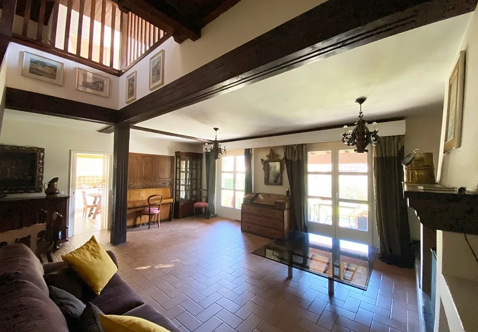 Vendesi ampia casa bifamiliare con giardino privato – foto 8 di 13