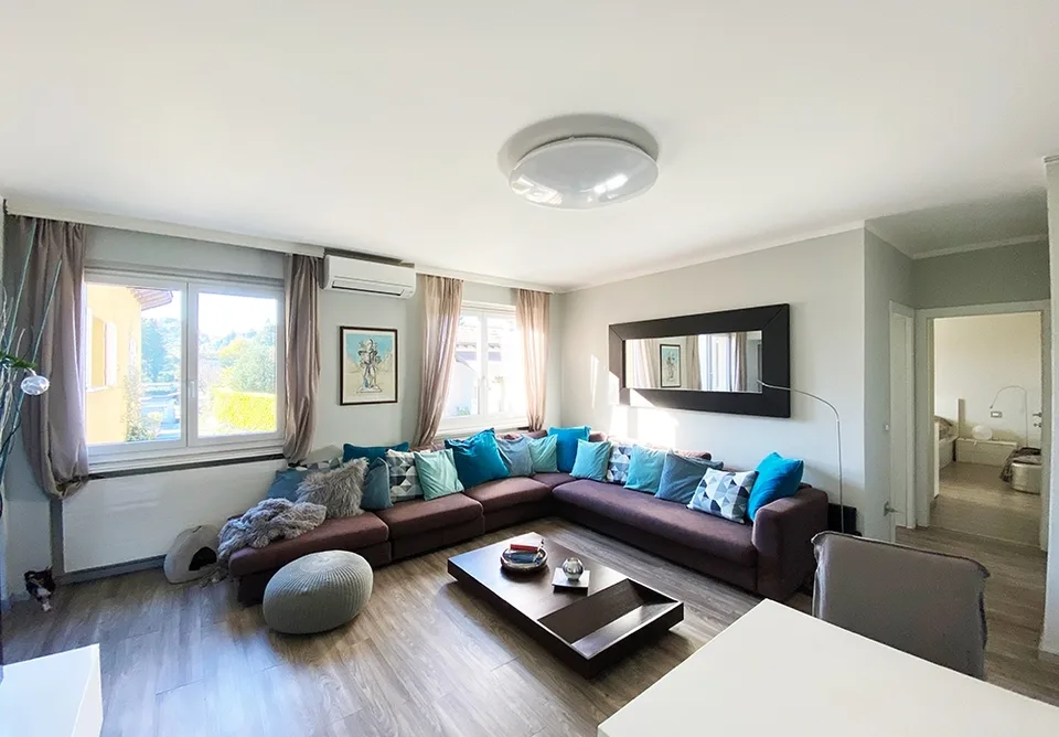 Vendesi ampia casa bifamiliare con giardino privato – foto 5 di 13