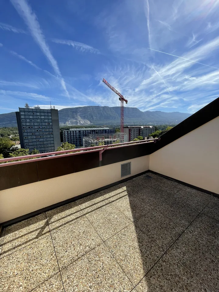 À louer à Champel - Appartement traversant de 4 pièces en attique – photo 3 sur 11