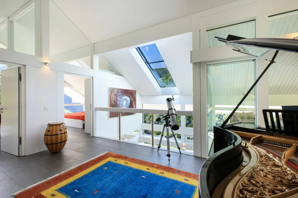 Luce, privacy e architettura contemporanea a Medeglia – foto 9 di 12