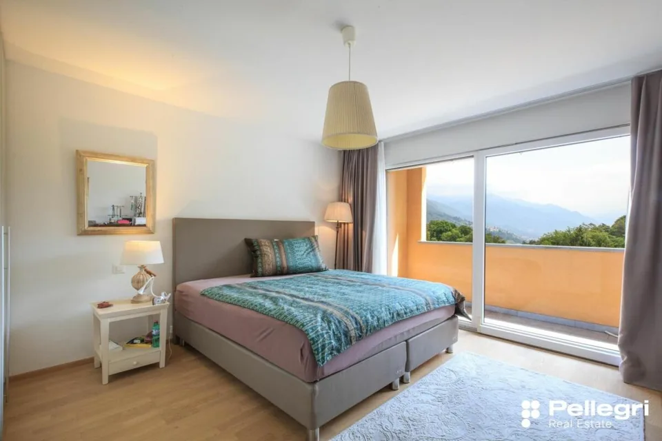 Sonniges Reihenhaus am Waldrand in Arcegno – Foto 6 von 8