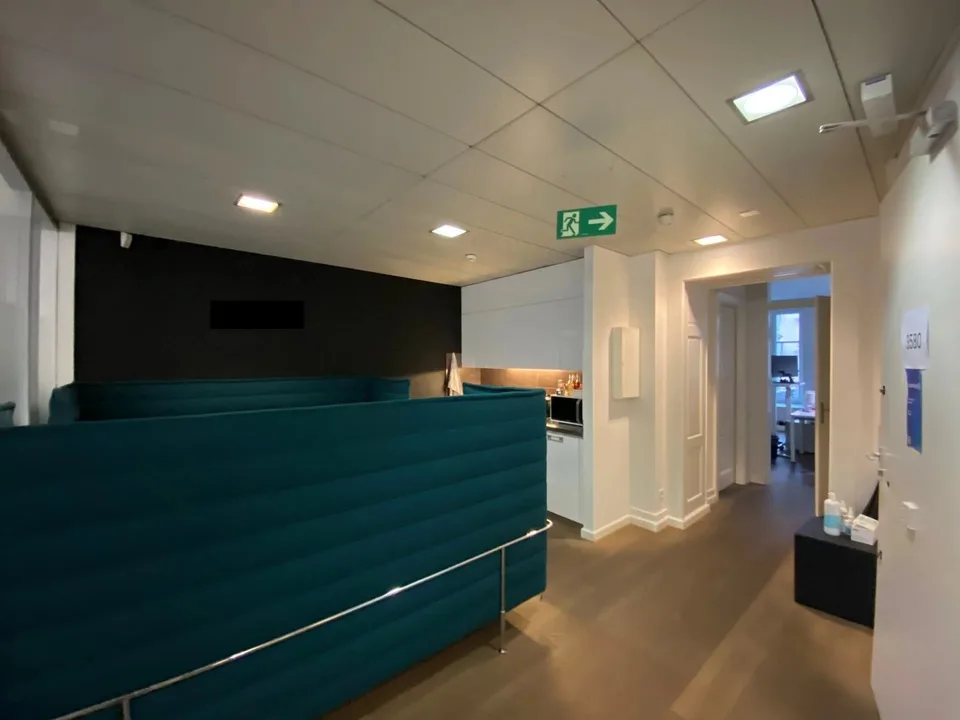 Schöne Büroflächen in einem Hochhaus im Bankenviertel – Foto 4 von 10