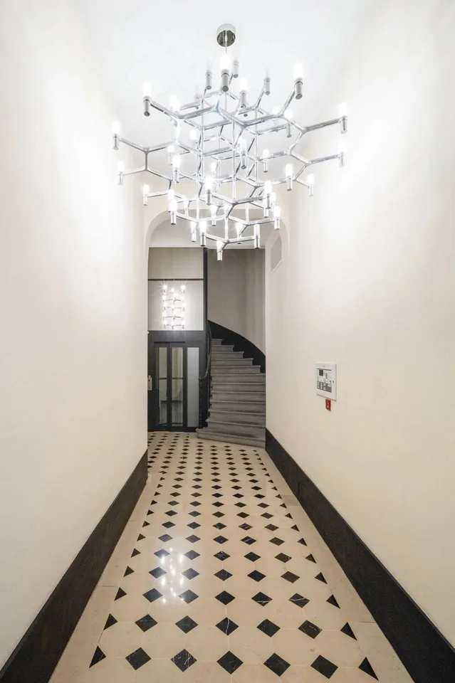 Schöne Büroflächen in einem Hochhaus im Bankenviertel – Foto 2 von 10