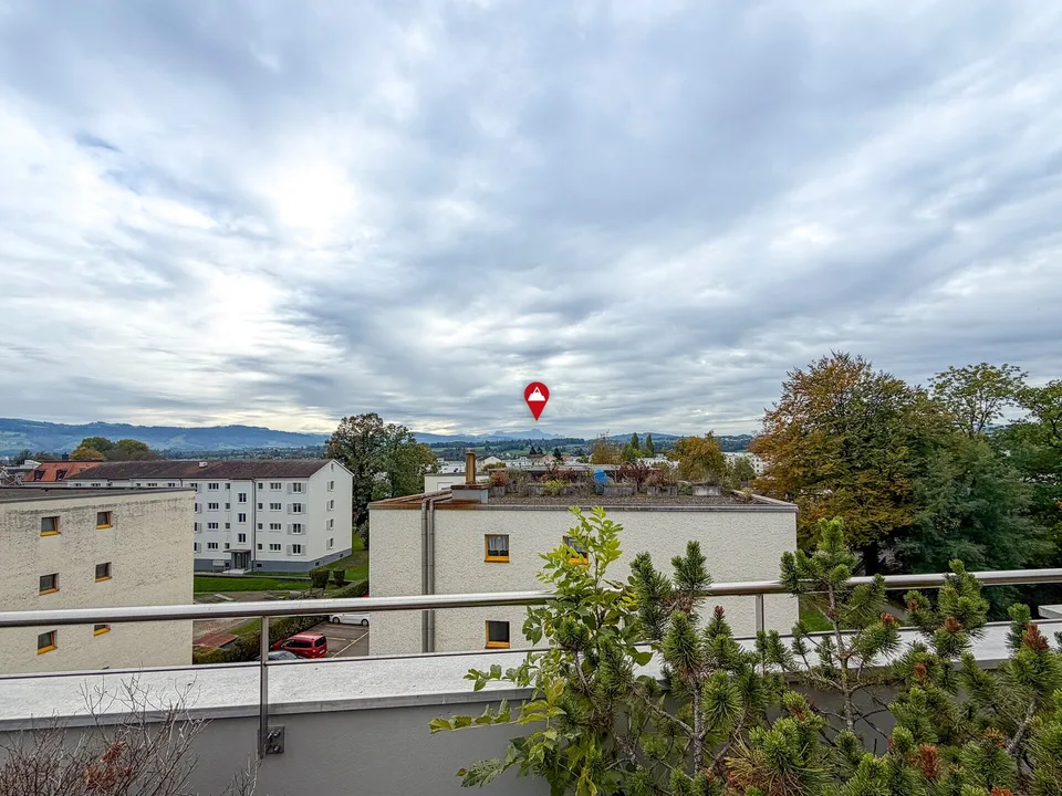 5.5-Zimmer Attikawohnung mit Blick auf Weiher – Foto 2 von 13