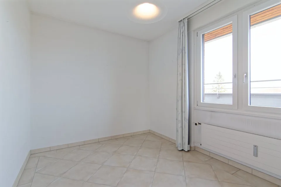 5.5-Zimmer Attikawohnung mit Blick auf Weiher – Foto 11 von 13