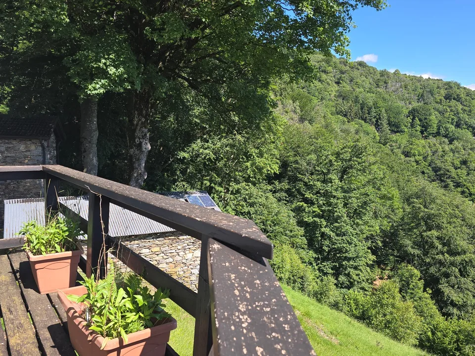 schönes Berghaus inmitten der Natur mit Seeblick und Land – foto 18 di 24