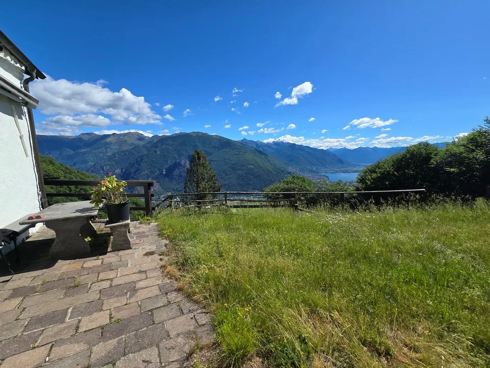 schönes Berghaus inmitten der Natur mit Seeblick und Land – foto 23 di 24