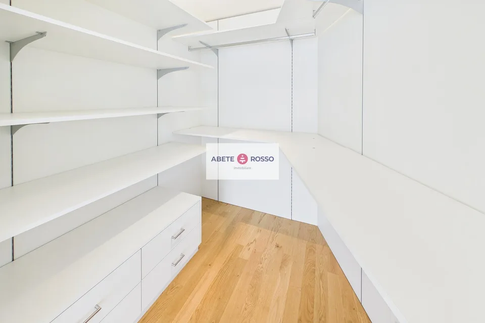 ELEGANTES APPARTMENT: GERÄUMIG, MODERN, ZWISCHEN WOHLBEFINDEN UND NATUR, NAHE BAHNHOF UND ZENTRUM LUGANO – Foto 23 von 28